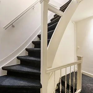  Apartment Adam's