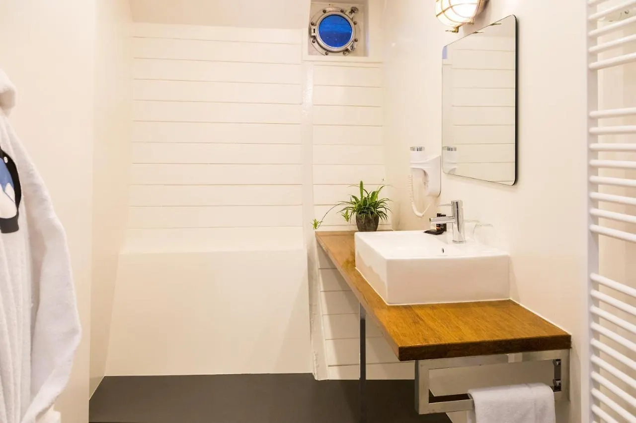 Botel M/S Svalbard B&B Amsterdam
